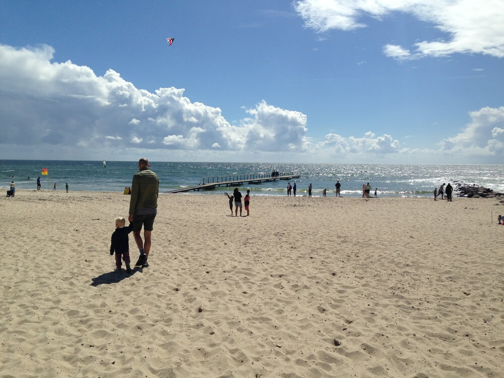 Stranden nær luksushus nr. 311 i Vestjylland er ideell til gåturer.