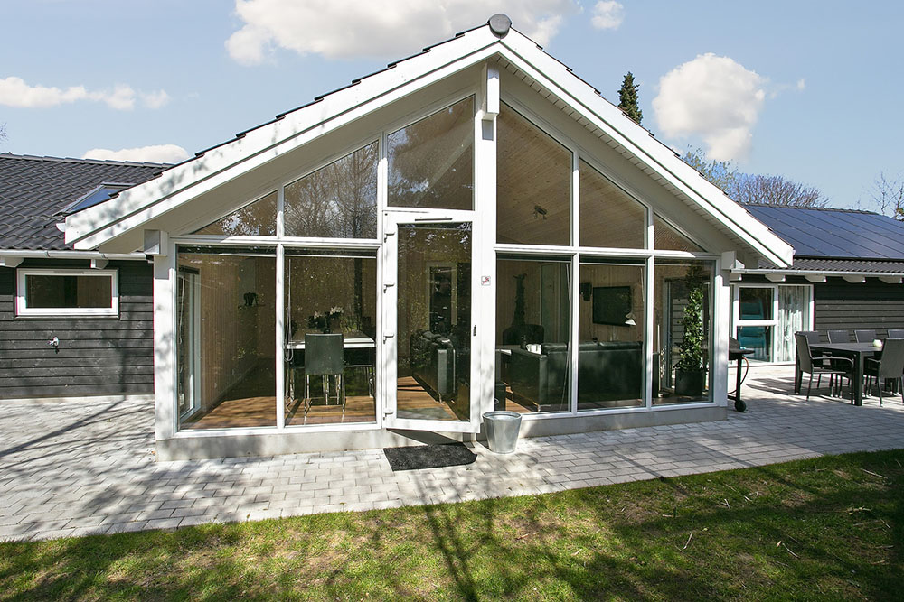Luksushus nr. 312 har en deilig terrasse med gode hagemøbler til 14 personer.