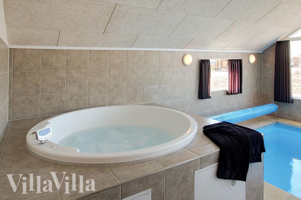 Nyt varmen i boblebadet i luksushus nr. 317 i Fyn og øyer