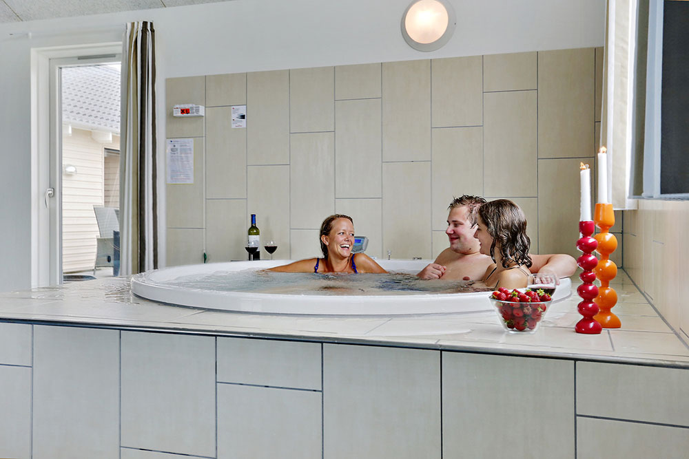 Nyt varmen i boblebadet i luksushus nr. 318 i Fyn og øyer