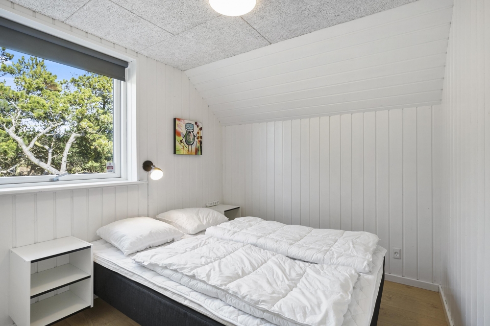 Et av de 6 soverommene i luksushus nr. 332 i Vestjylland.