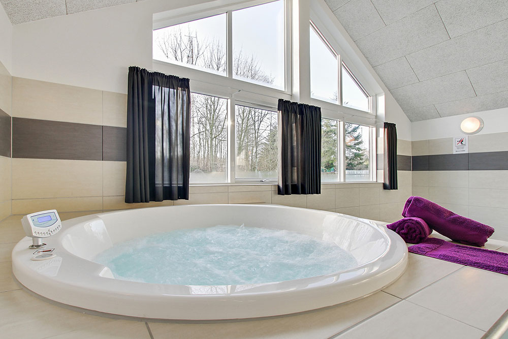 Nyt varmen i boblebadet i luksushus nr. 337 i Fyn og øyer