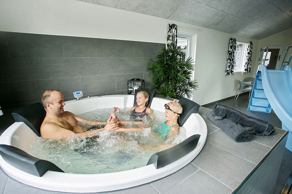 Nyt varmen i boblebadet i luksushus nr. 346 i Nordsjælland