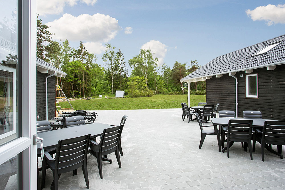 Luksushus nr. 350 har en deilig terrasse med gode hagemøbler til 24 personer.