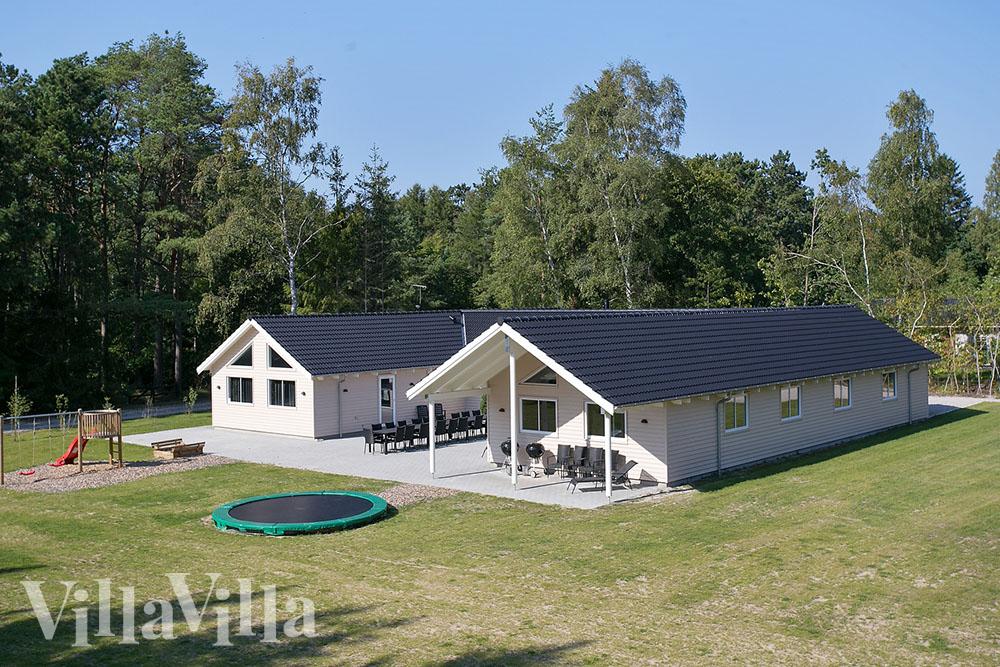 Dette lekre huset med svømmebasseng, nr. 362, med plass til 24 personer, ligger i Nordsjælland