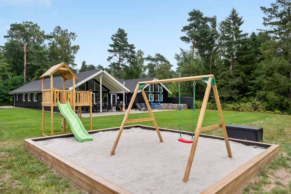 Dette lekre huset med svømmebasseng, nr. 365, med plass til 20 personer, ligger i Nordsjælland
