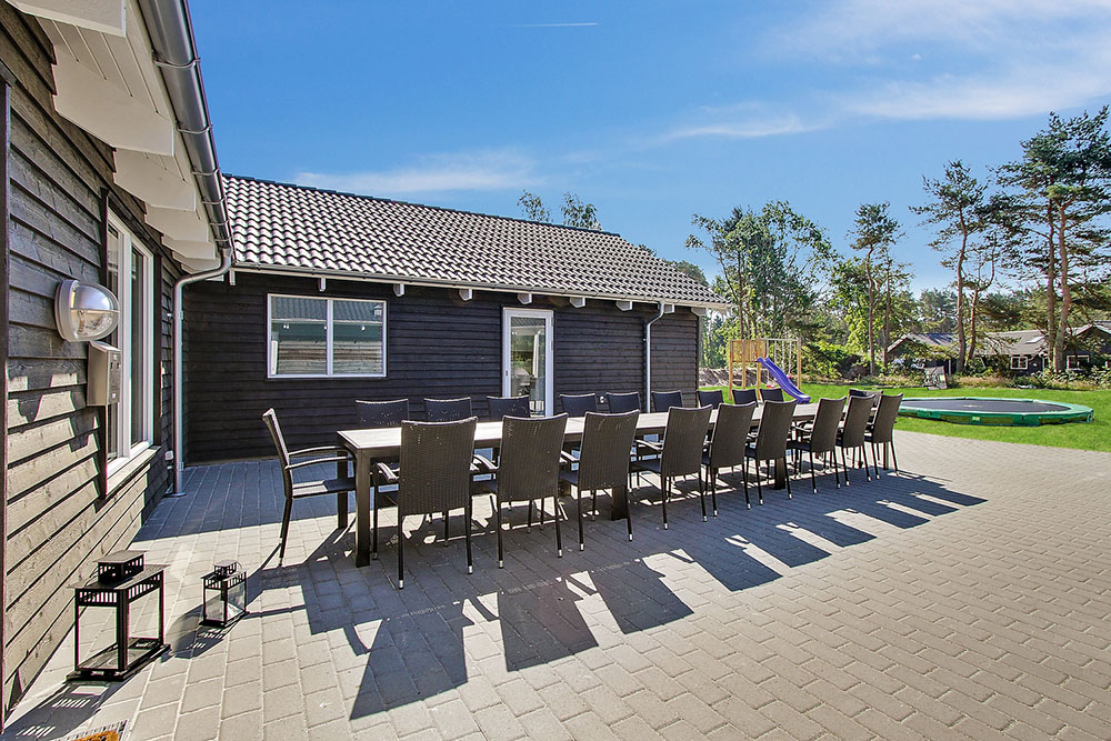 Luksushus nr. 374 har en deilig terrasse med gode hagemøbler til 22 personer.