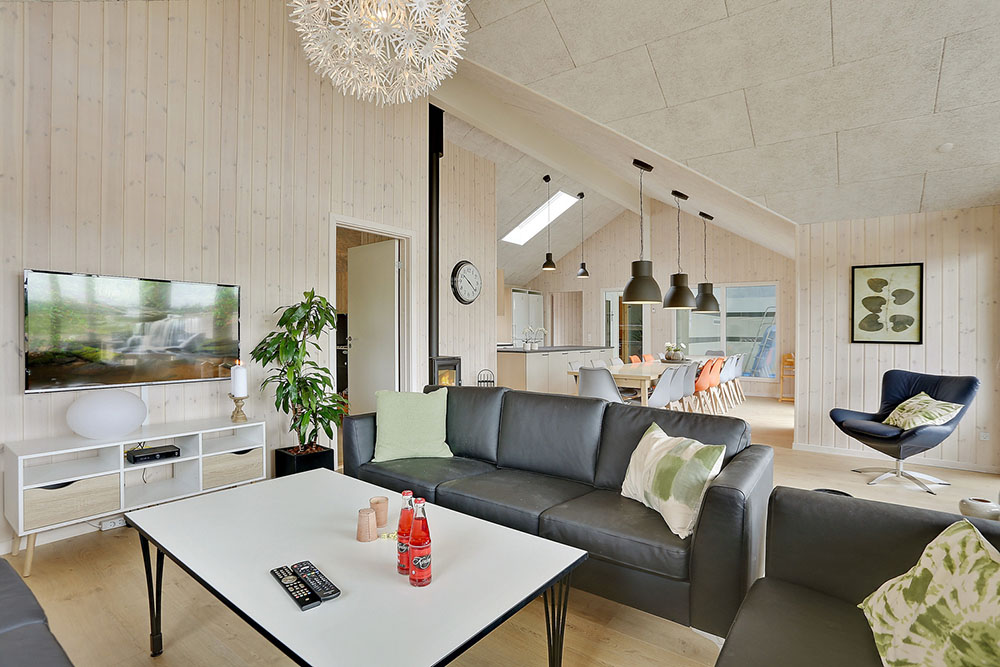 Oppholdsrom med plass til 18 i luksushus nr. 379.
