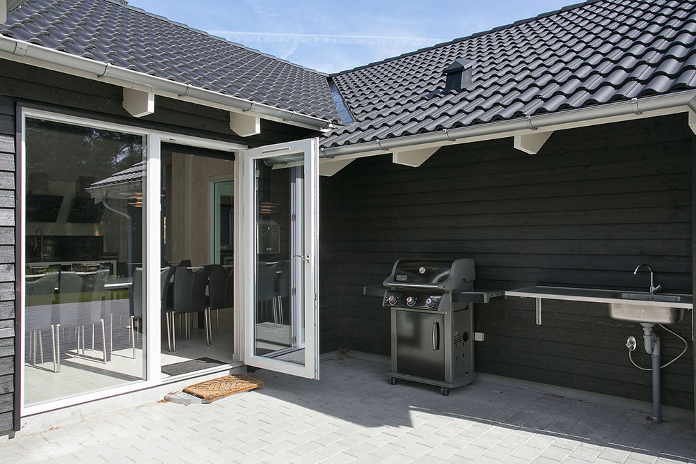 Luksushus nr. 384 har en deilig terrasse med gode hagemøbler til 20 personer.