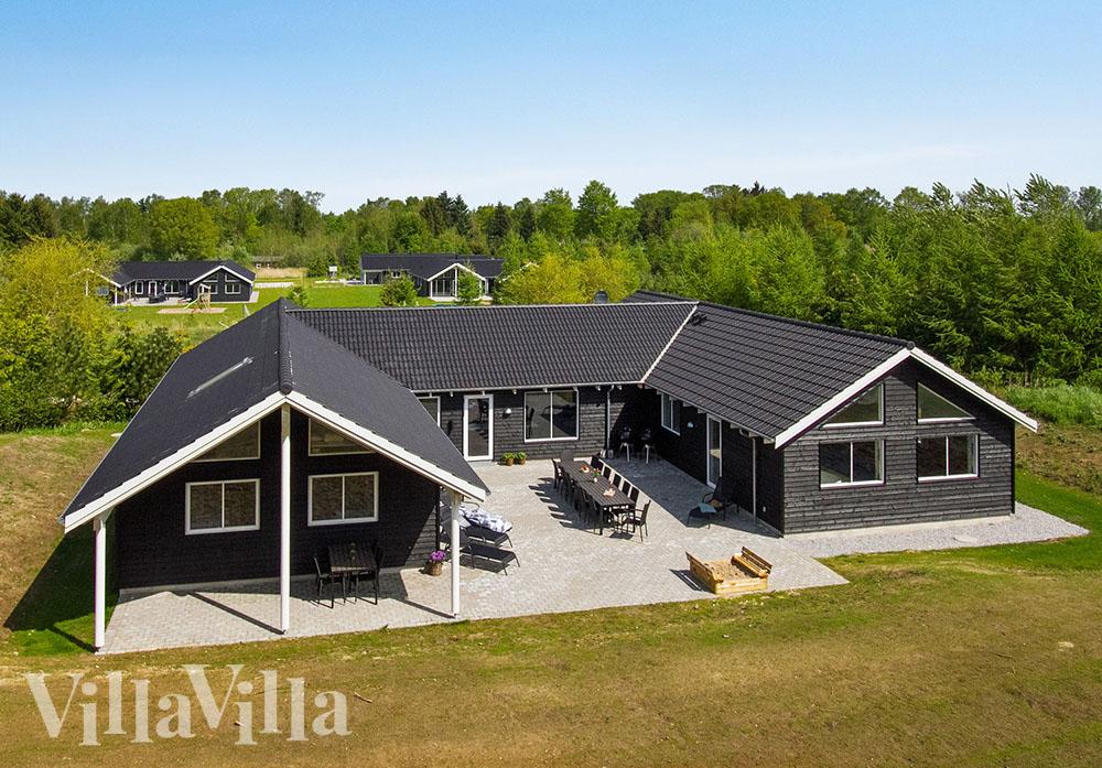 Dette lekre huset med svømmebasseng, nr. 394, med plass til 20 personer, ligger i Østjylland