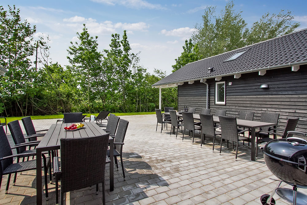 Luksushus nr. 714 har en deilig terrasse med gode hagemøbler til 24 personer.
