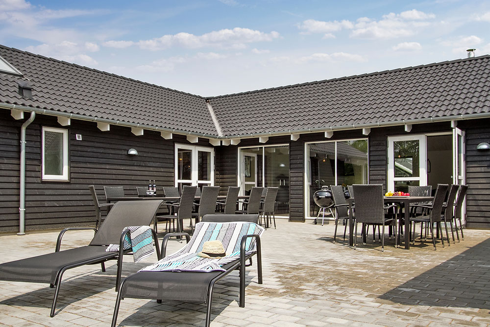 Dette lekre huset med svømmebasseng, nr. 714, med plass til 24 personer, ligger i Tyskland