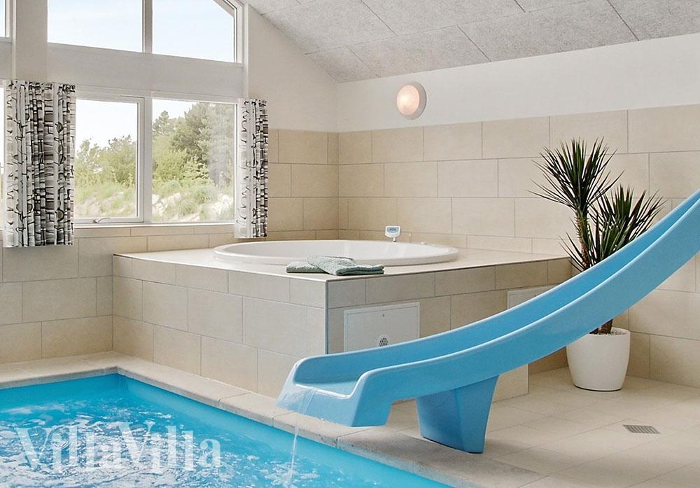Nyt varmen i boblebadet i luksushus nr. 390 i Vestjylland