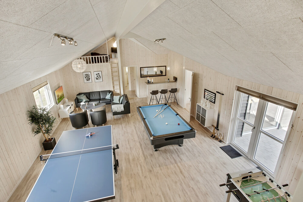 I tillegg til alle aktivitetsmulighetene i husets bassengavdeling, kan du også spille biljard, bordtennis og dart i luksushus nr. 406
