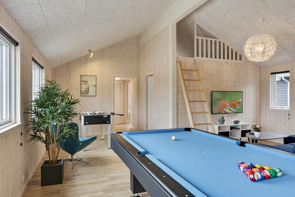 I tillegg til alle aktivitetsmulighetene i husets bassengavdeling, kan du også spille biljard, bordtennis og dart i luksushus nr. 408