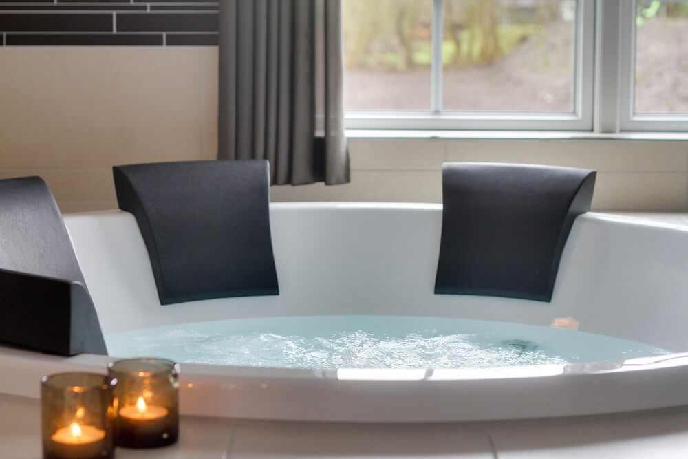 Nyt varmen i boblebadet i luksushus nr. 415 i Fyn og øyer