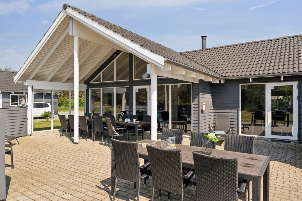 Luksushus nr. 409 har en deilig terrasse med gode hagemøbler til 18 personer.