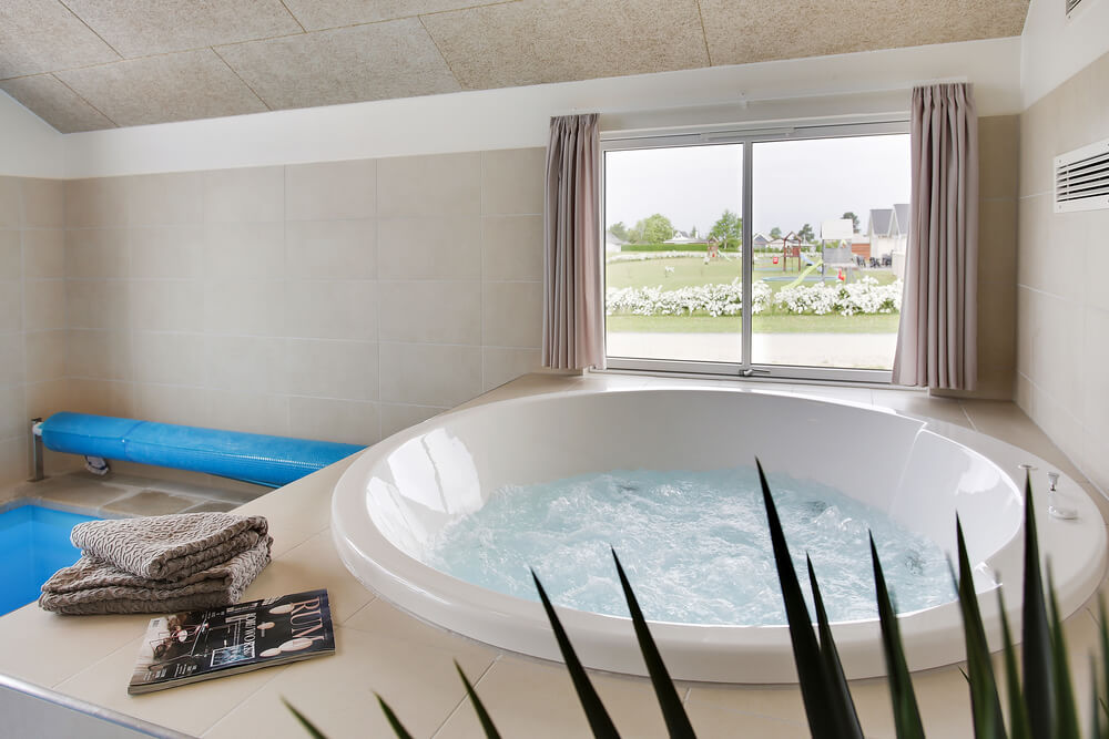 Nyt varmen i boblebadet i luksushus nr. 418 i Fyn og øyer
