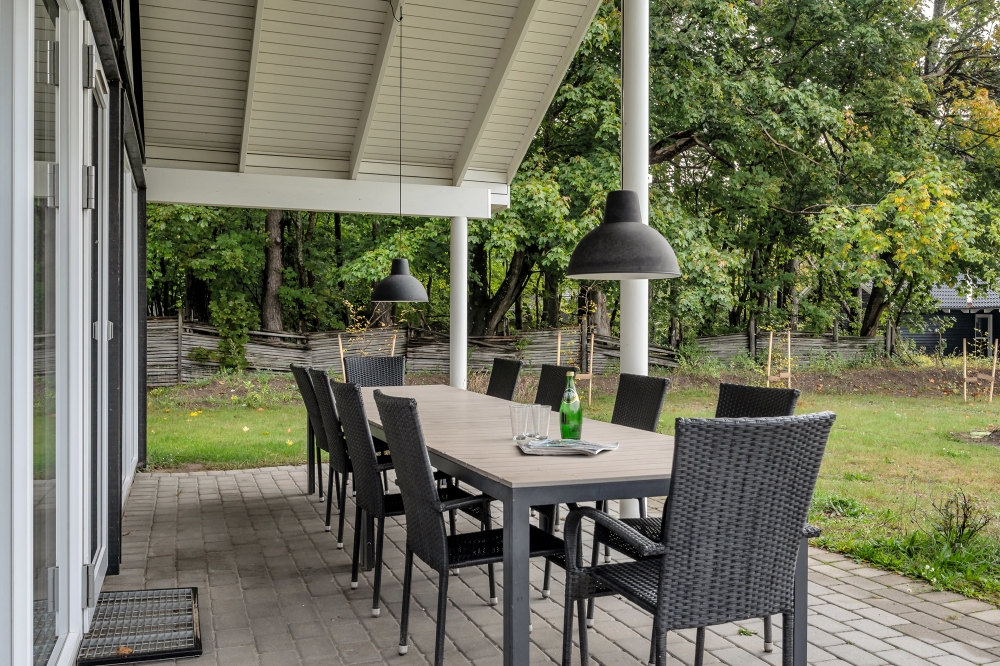 Luksushus nr. 438 har en deilig terrasse med gode hagemøbler til 30 personer.
