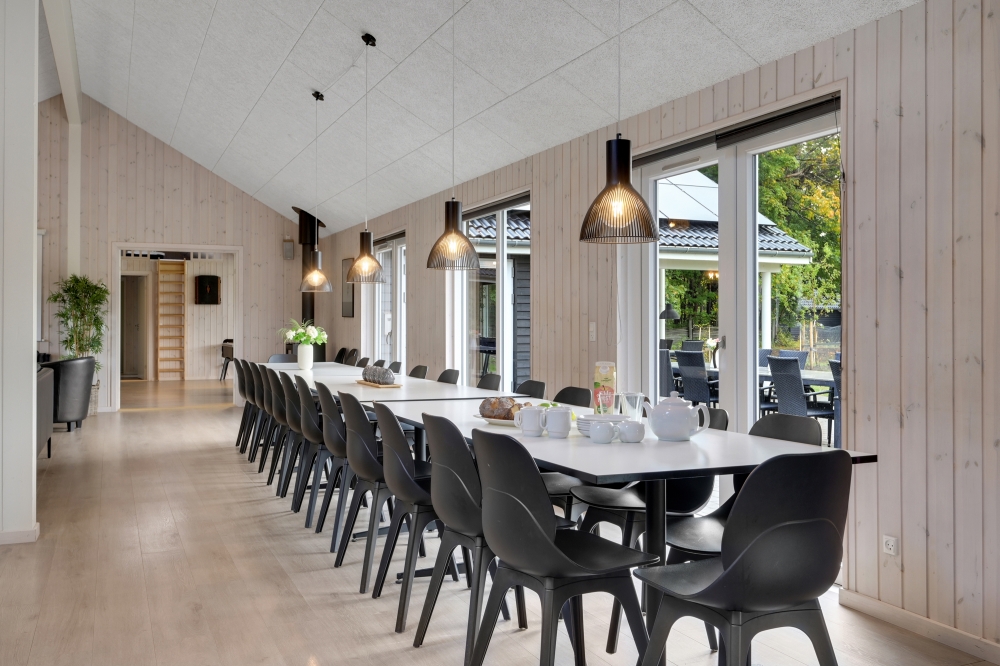 Oppholdsrom med plass til 30 i luksushus nr. 438.