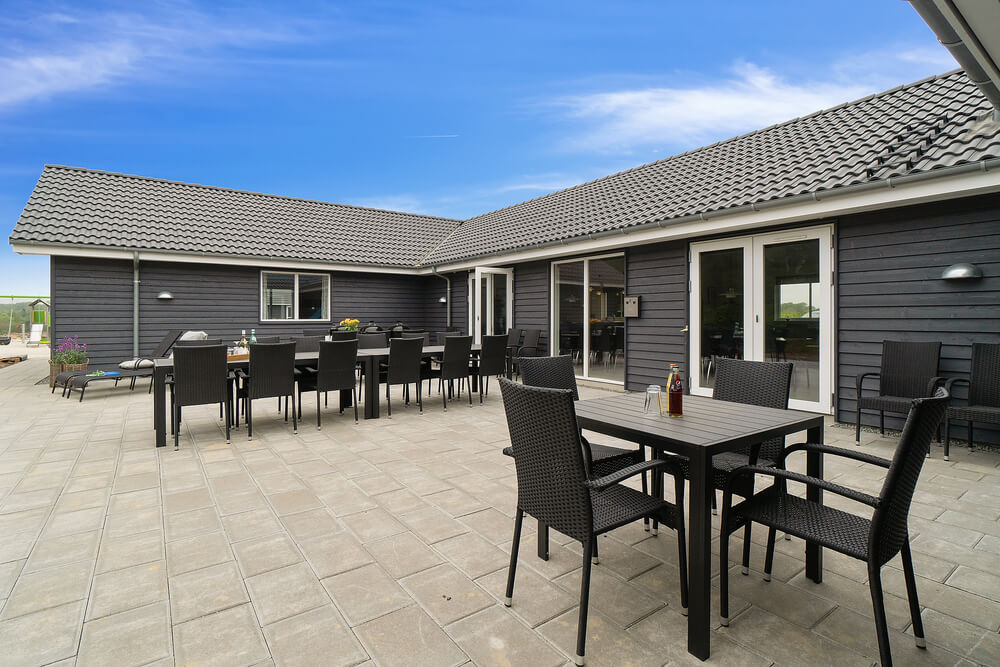 Stor terrasse i luksushus nr. 429 i Limfjorden.