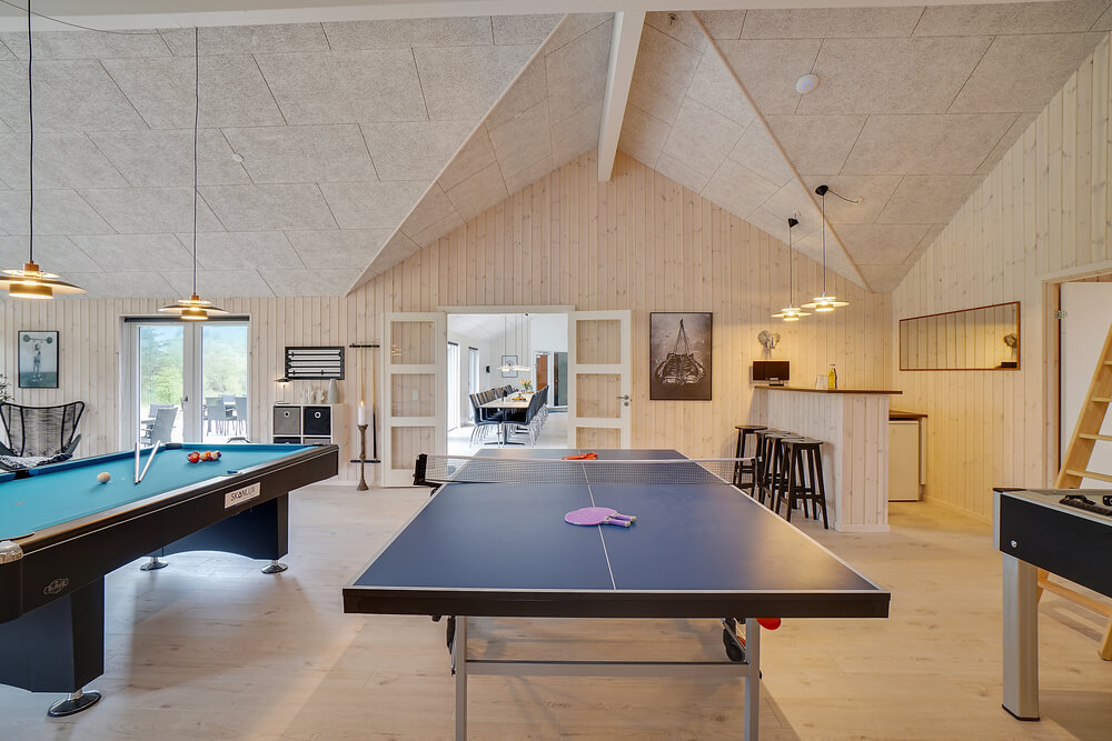 I tillegg til alle aktivitetsmulighetene i husets bassengavdeling, kan du også spille biljard, bordtennis og dart i luksushus nr. 429