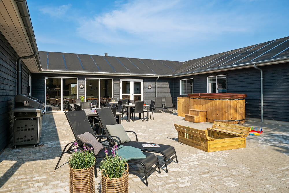 Stor terrasse i luksushus nr. 440 i Nordjylland.