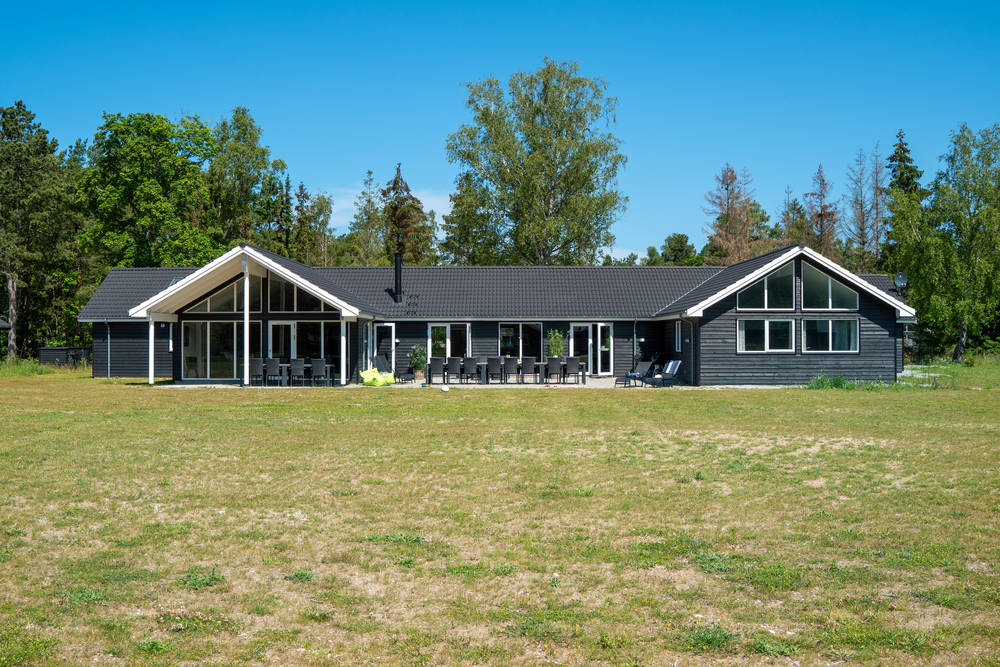 Dette lekre huset med svømmebasseng, nr. 436, med plass til 30 personer, ligger i Nordsjælland