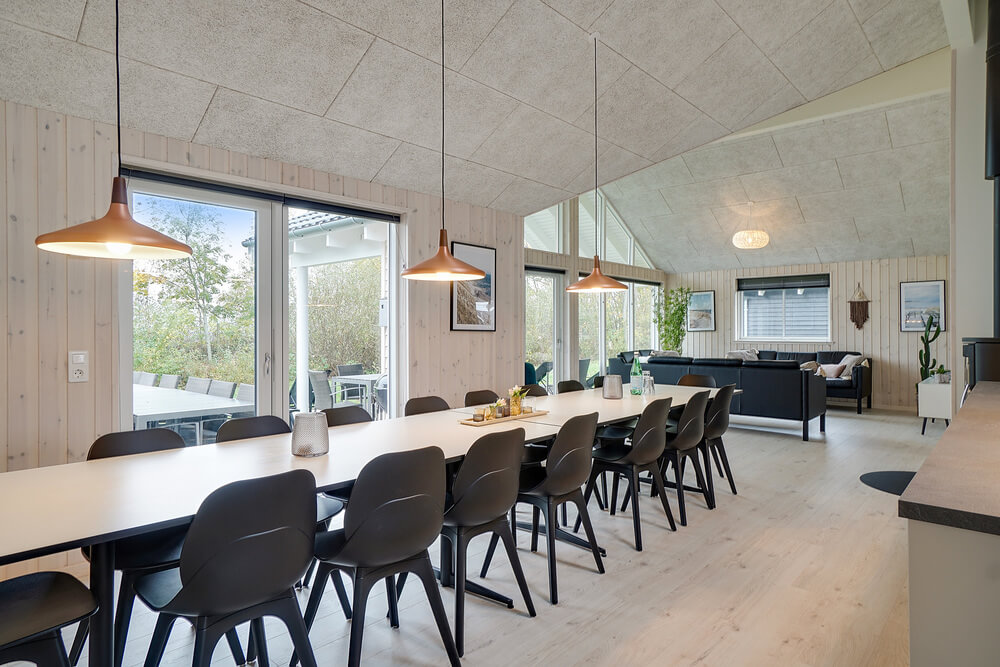 Oppholdsrom med plass til 18 i luksushus nr. 721.