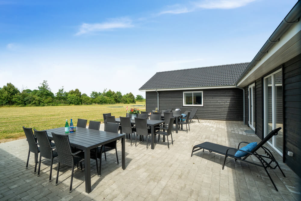 Luksushus nr. 450 har en deilig terrasse med gode hagemøbler til 30 personer.