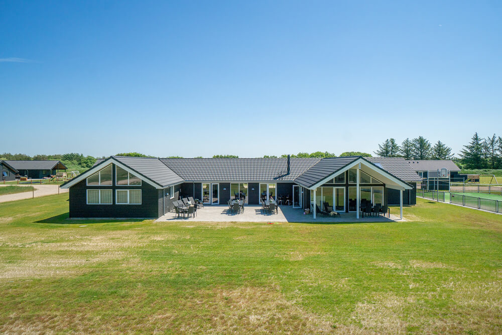 Dette lekre huset med svømmebasseng, nr. 467, med plass til 30 personer, ligger i Vestjylland