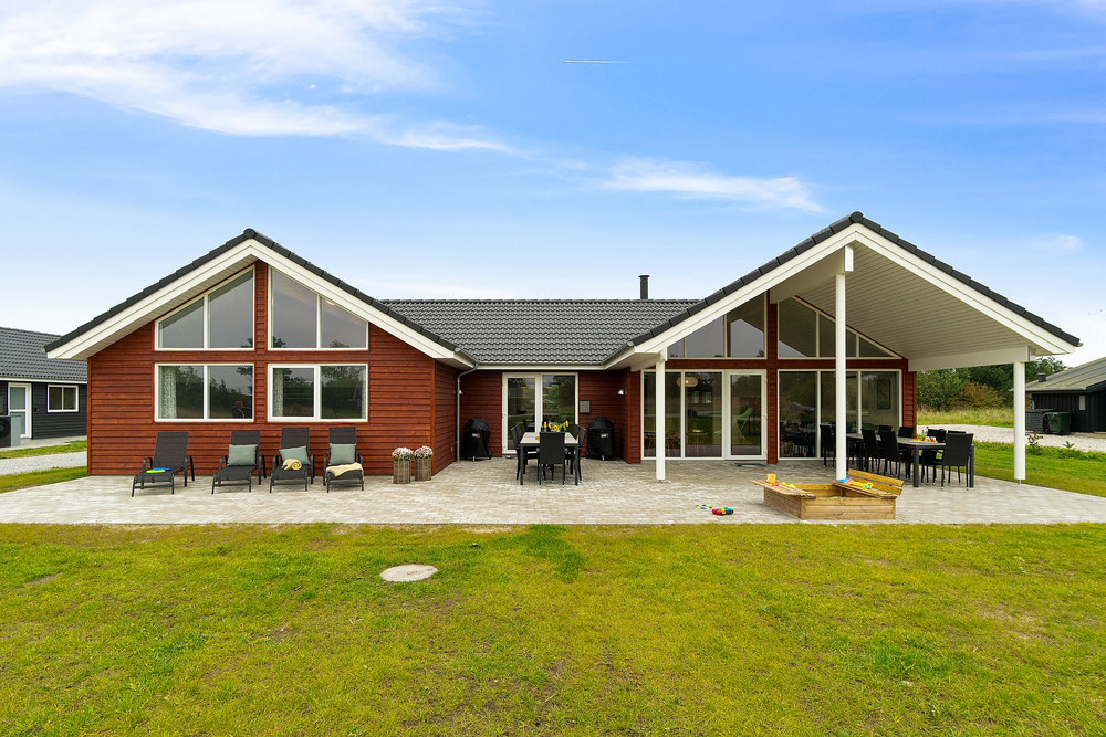 Dette lekre huset med svømmebasseng, nr. 472, med plass til 18 personer, ligger i Østjylland