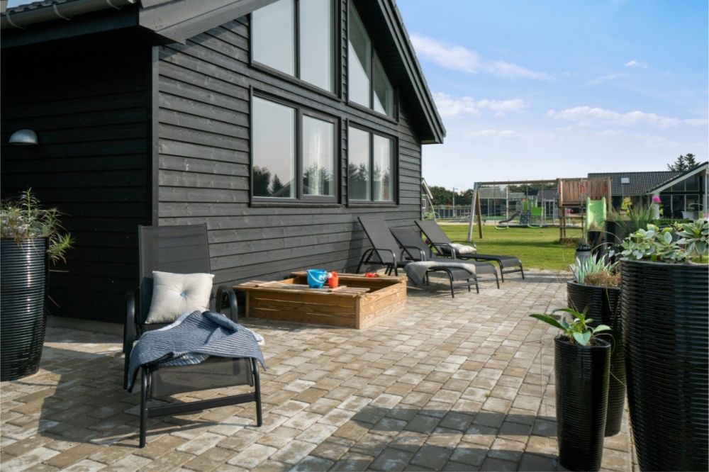 Luksushus nr. 464 har en deilig terrasse med gode hagemøbler til 16 personer.