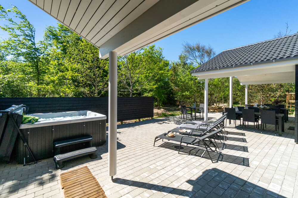 Stor terrasse i luksushus nr. 494 i Nordjylland.