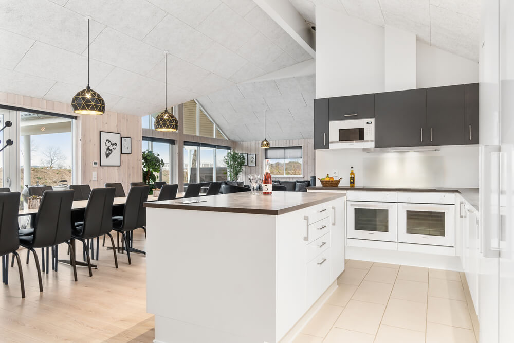 Kjøkkenet i luksushus nr. 733 er godt innrettet.