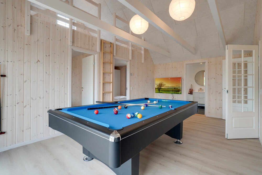 I tillegg til alle aktivitetsmulighetene i husets bassengavdeling, kan du også spille biljard, bordtennis og dart i luksushus nr. 518