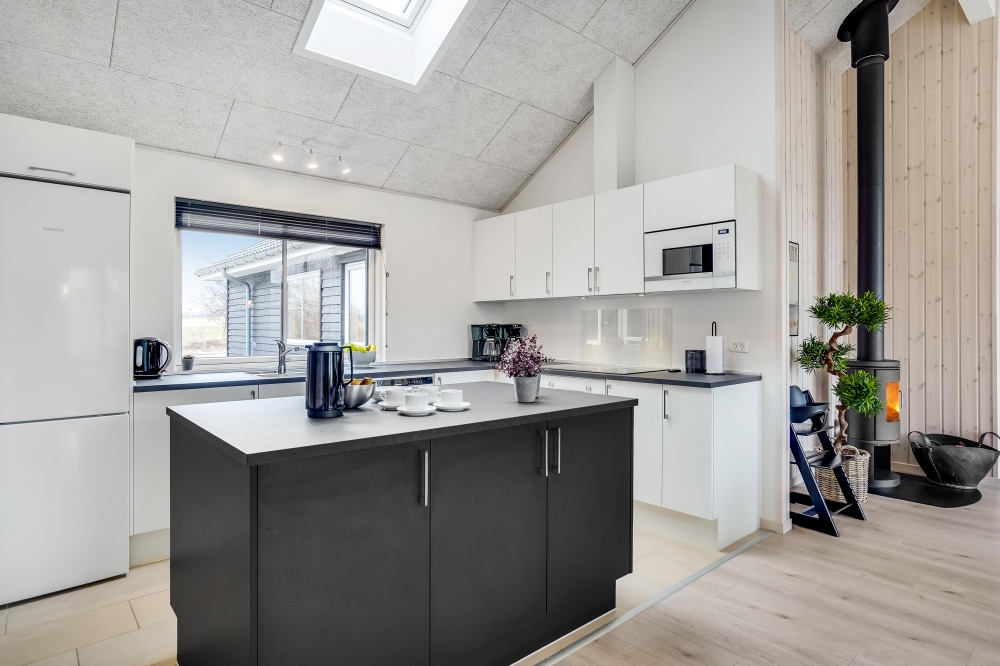 Kjøkkenet i luksushus nr. 527 er godt innrettet.
