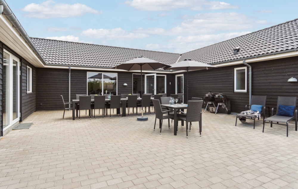 Luksushus nr. 529 har en deilig terrasse med gode hagemøbler til 20 personer.