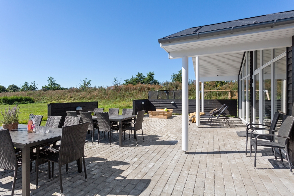 Stor terrasse i luksushus nr. 523 i Nordjylland.