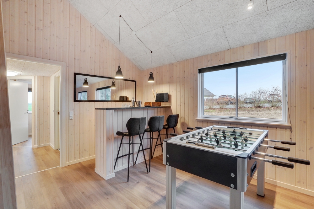 De lekre feriehusene tilbyr blant annet egen bar, som denne i luksushus nr. 545 i Limfjorden