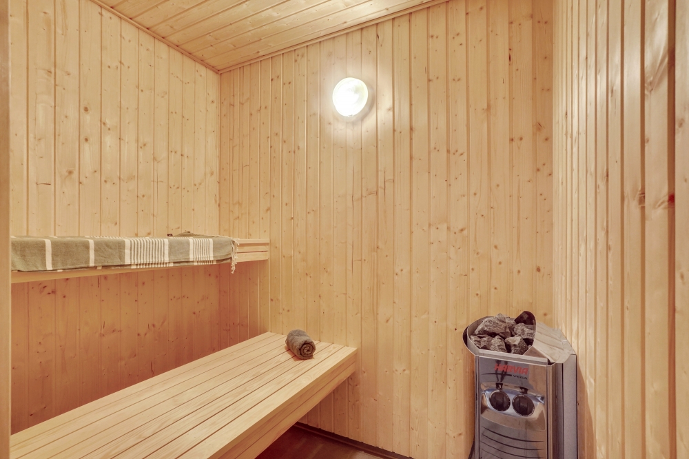 Nyt varmen i badstuen i luksushus nr. 545 til 18 personer
