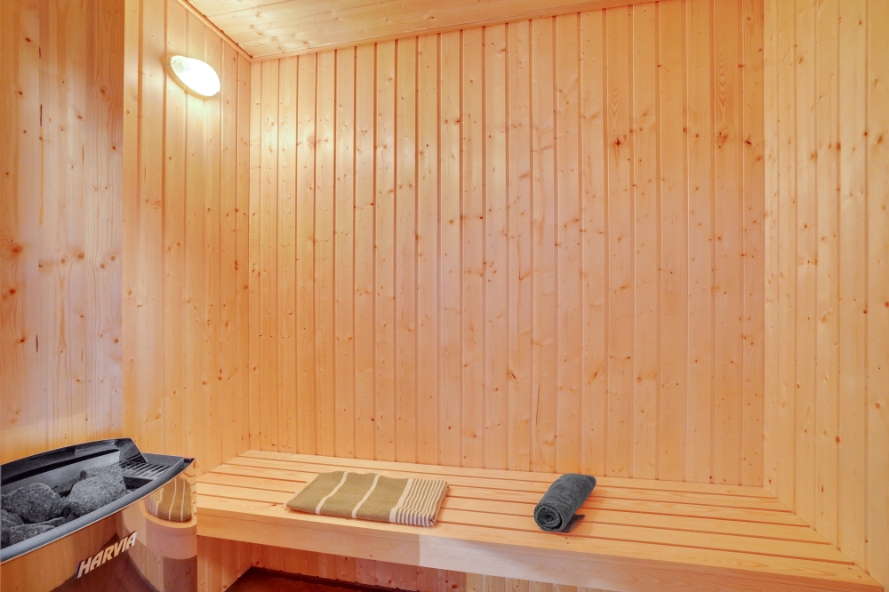 Nyt varmen i badstuen i luksushus nr. 551 til 24 personer