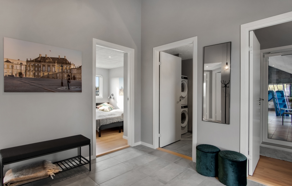 Det er god plass i inngangspartiet til luksushus nr. 554