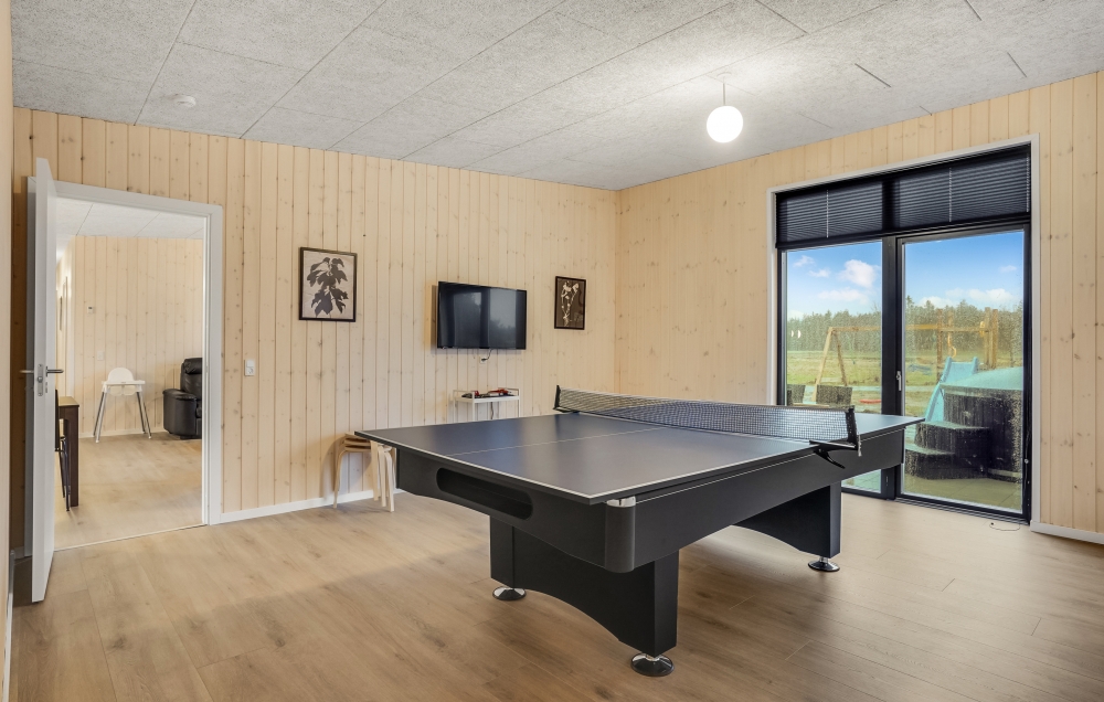 I tillegg til alle aktivitetsmulighetene i husets bassengavdeling, kan du også spille biljard, bordtennis og dart i luksushus nr. 581