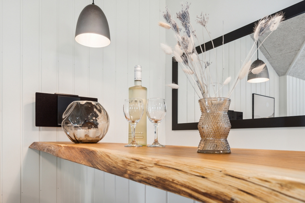De lekre feriehusene tilbyr blant annet egen bar, som denne i luksushus nr. 590 i Sydjylland