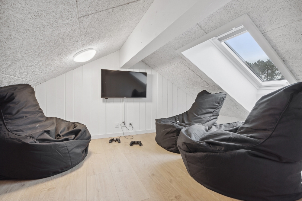 Noen av de 20 soveplassene i luksushus nr. 596 finnes på hems
