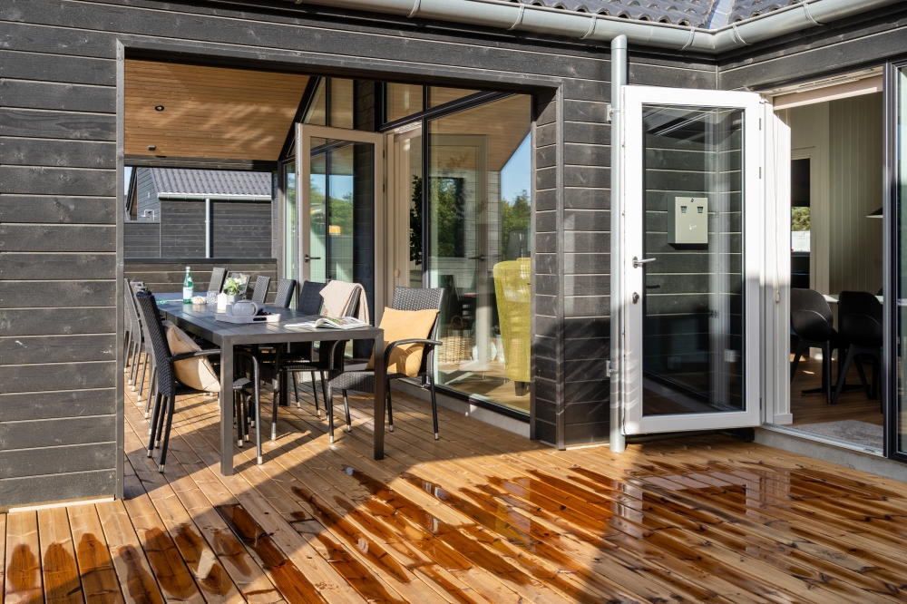 Stor terrasse i luksushus nr. 599 i Sydjylland.