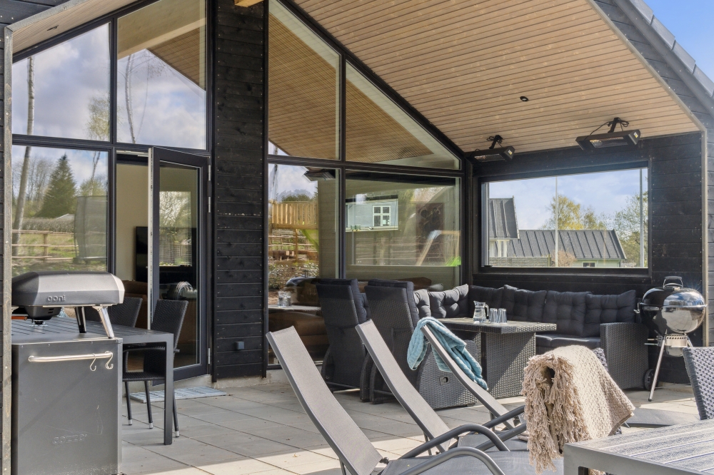Luksushus nr. 584 har en deilig terrasse med gode hagemøbler til 14 personer.