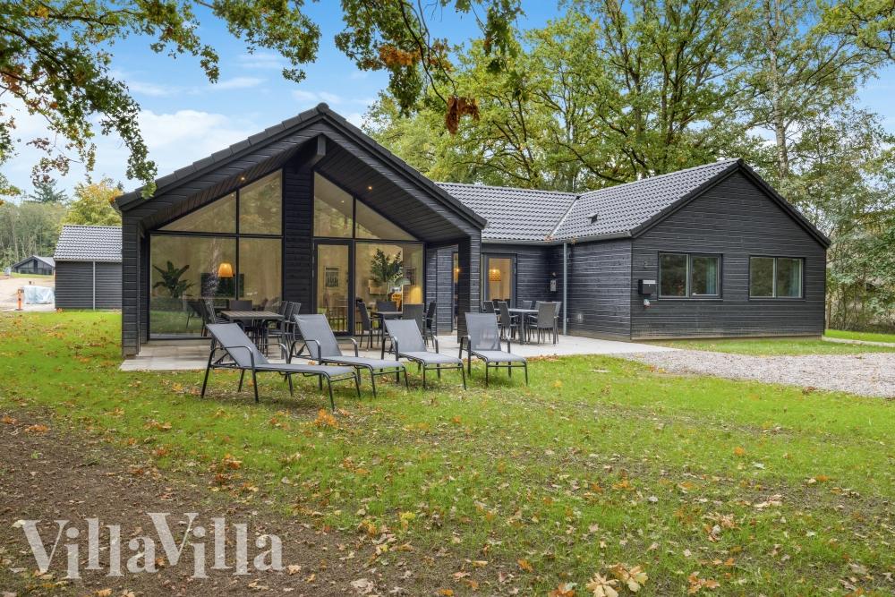 Dette lekre huset med svømmebasseng, nr. 750, med plass til 18 personer, ligger i Tyskland