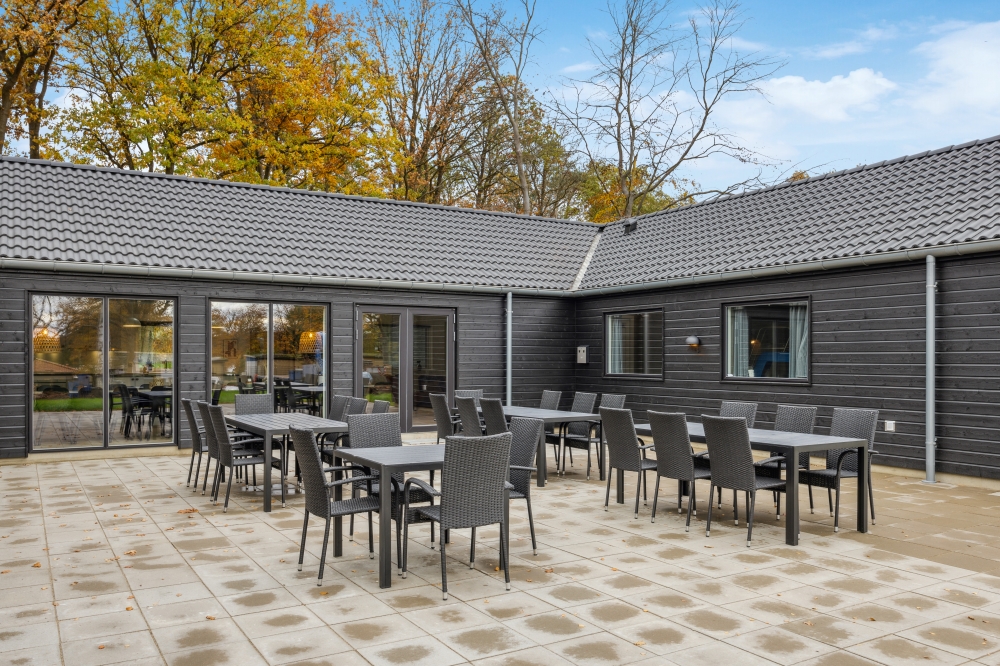 Luksushus nr. 758 har en deilig terrasse med gode hagemøbler til 22 personer.